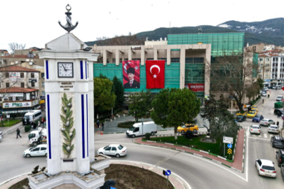 Bursa Gemlik Belediyesi’nden Türk Bayrağı dağıtımı