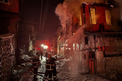 Kastamonu'da tarihi konak küle döndü