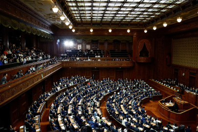 Japonya'da meclis erken genel seçim için feshedildi