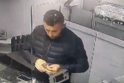Bursa’da sahte altın vurgunu: Kuyumcuları dolandırdılar, kameralara yakalandılar