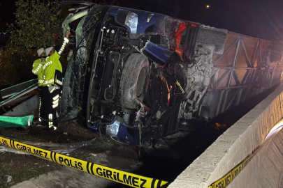 Adana'da devrilen otobüsteki 8 kişi yaralandı