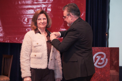 Buttim’de bayrak değişimi