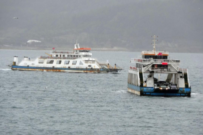 Çanakkale'de feribot seferlerine hava engeli