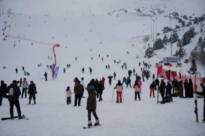 Rap müziğin yıldızı Çakal, Ergan Kayak Merkezi’nde