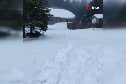 Uludağ’da kardan heykel sanat eserini aratmadı