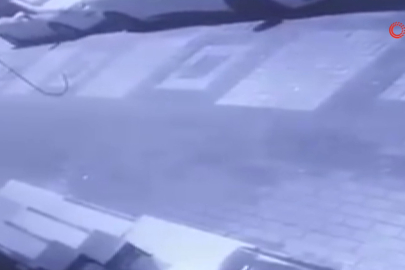 Bursa'da gece terörü: Alkollü iki şahıs park halindeki araçlara zarar verdi