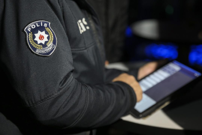 İzmir’de trafikte saldırı: Sürücüye 20 yıl ehliyet yasağı