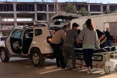 Bursa'da bir kişi çatıdan düştü! Yaralıyı bagajda acile getirdiler