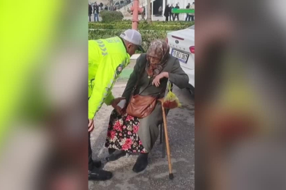 Bursa'da polis yaralanan yaşlı kadının elini bir an olsun bırakmadı