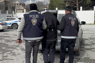 Bursa'da uyuşturucu tacirinden şoke eden yöntem: Maddeleri trafik tabelalarına bıraktı