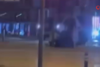 Bursa'da iki genç sokak ortasında birbirine girdi