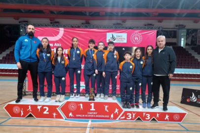 Bursa Osmangazili badmintoncular Türkiye Şampiyonası’nda parladı