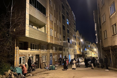 Çatlaklar korkuttu, 7 katlı bina boşaltıldı