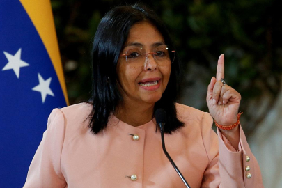 Venezuela'da Geçici Devlet Başkanı Rodriguez "başkomutan" olarak tanındı