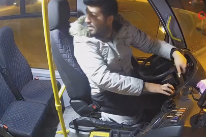 Bursa'da halk otobüsünde zamanla yarış...Kalp krizi geçiren yolcu için acile kırdı