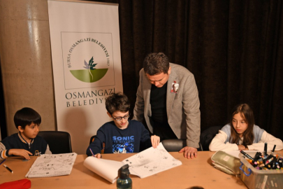 Bursa Osmangazi'de minik yazarlar ve çizerler iş başında