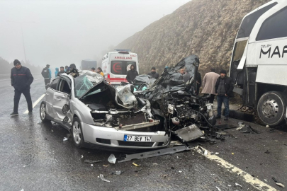 Korkunç zincirleme kaza sonucu can kayıpları var!