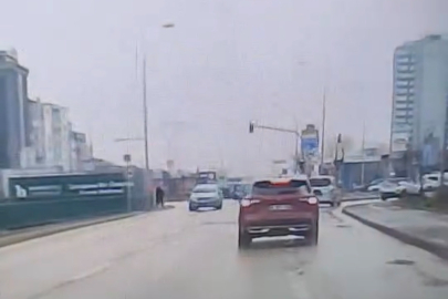 Bursa'da ters yöne giren otomobil paniğe neden oldu