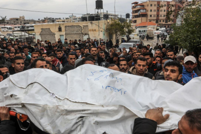 Katil İsrail'in Gazze’ye düzenlediği saldırılarda 11 Filistinli hayatını kaybetti