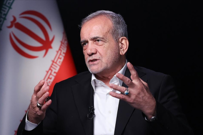 Pezeşkiyan: "Halka karşı davranış biçimimizi değiştirmemiz gerekiyor"