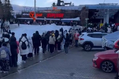 Uludağ'da teleferik kuyruğu metrelerce uzadı