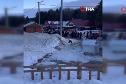 Uludağ'da teleferik kuyruğu metrelerce uzadı