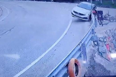 Uludağ yolunda kontrolden çıkan araç bariyerlere çarptı