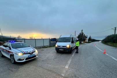 Bursa'da okul zili yeniden çaldı... Jandarmadan öğrencilere trafik güvenliği denetimi