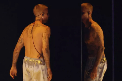 Grammy 2026 sahnesine çıktı! Justin Bieber çıplak