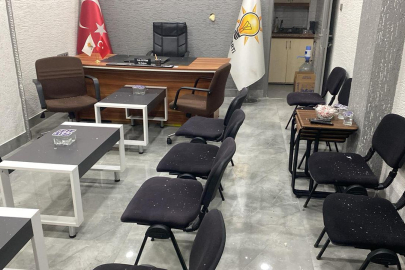 AK Parti binasına taşlı saldırı