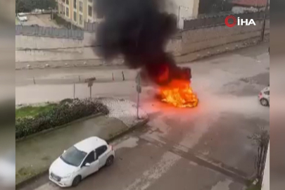 Bursa'da panik anları: Yanan araç art arda patladı