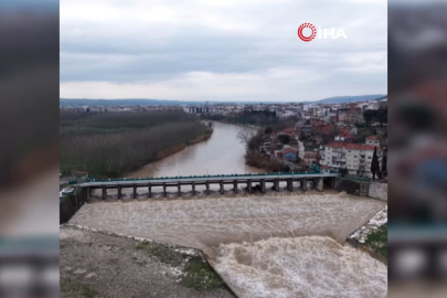 Mustafakemalpaşa Çayı'nın debisi yükseldi