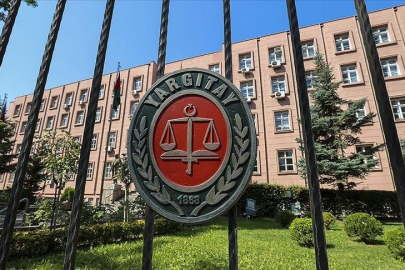 Yargıtay, İzmir depreminde yıkılan Yılmaz Erbek Apartmanı davasında bazı sanıkların cezasını bozdu