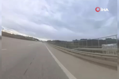 Bursa’da motosiklet kazası: Sürücü aracın içine girdi!