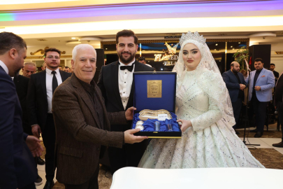 Bursa'da protokolü bir araya getiren düğün!