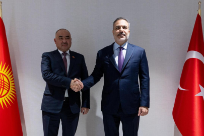 Bakan Fidan, Kırgızistan Meclis Başkanı Turgunbek Uulu ile görüştü