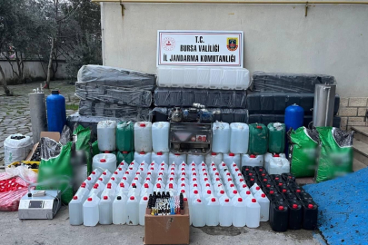 Bursa’da yer altına gizlenmiş kaçak alkol fabrikası çökertildi