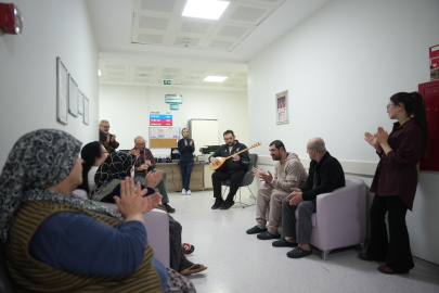 Yenişehir'de hastalara moral konseri 