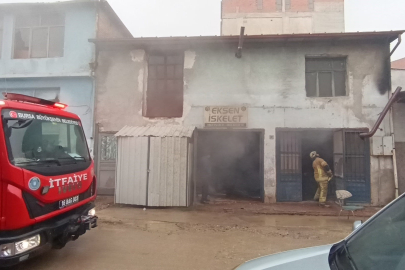 Bursa'da mobilya imalathanesinde korkutan yangın