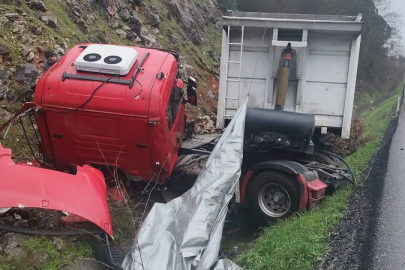 Balıkesir-Bursa kara yolunda korkutan kaza: 1 yaralı