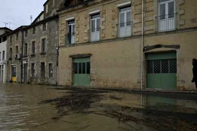 Fransa'da Nils Fırtınası nedeniyle 850 bin hane elektriksiz kaldı