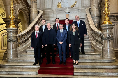 Başkan Bozbey Avrupa'da tarihi kent modelini inceledi