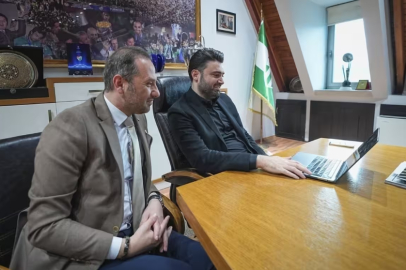 Bursaspor Kulübü Başkanı Enes Çelik, "Yılın Kareleri" oylamasına katıldı