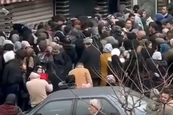 İndirimi duyan erkekler de koştu