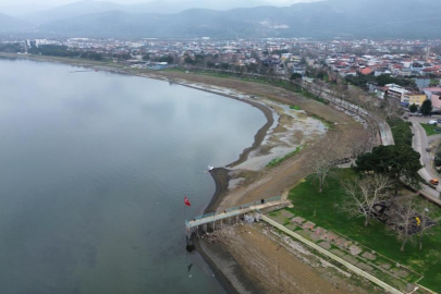 İznik Gölü'nde kuraklık alarmı: Yağışlara rağmen çekilme sürüyor