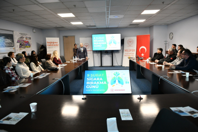 Bursa'da sigarayı bırakan 25 çalışana sertifikaları takdim edildi