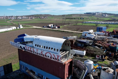 Bursa'da hurdacıdaki Boeing 747 uçak görenleri şaşkına çeviriyor
