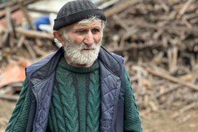 Evinden kamyonlar dolusu çöp çıkmıştı! Çatıdan düşerek öldü