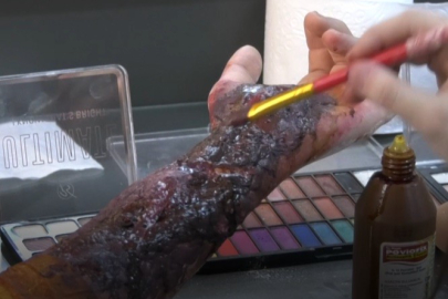 Bursa'da öğrencilerden gerçeği aratmayan özel efekt makyajları