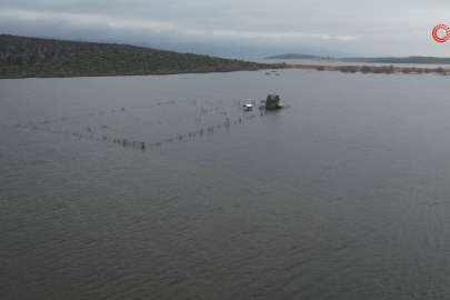 Bursa'da yüzen evler... Ulubat Gölü taştı!